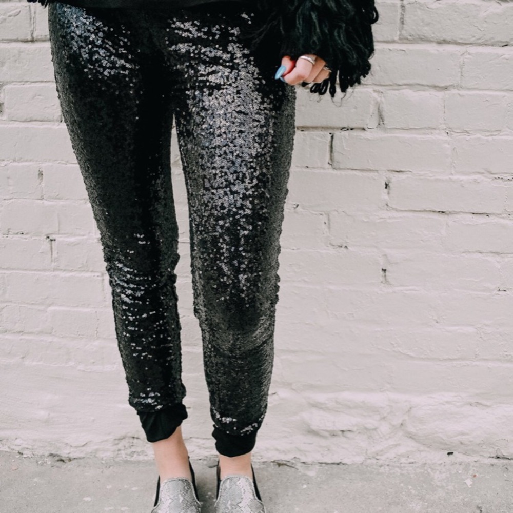 BLACK SEQUIN LEGGINGS